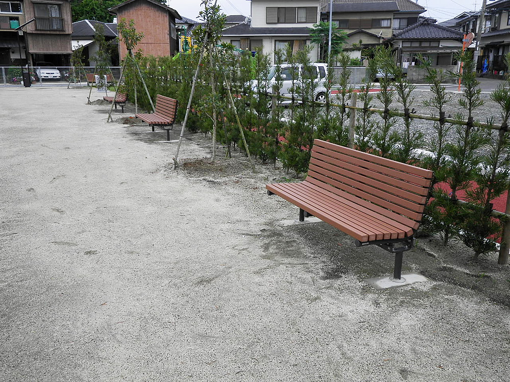 ベンチ